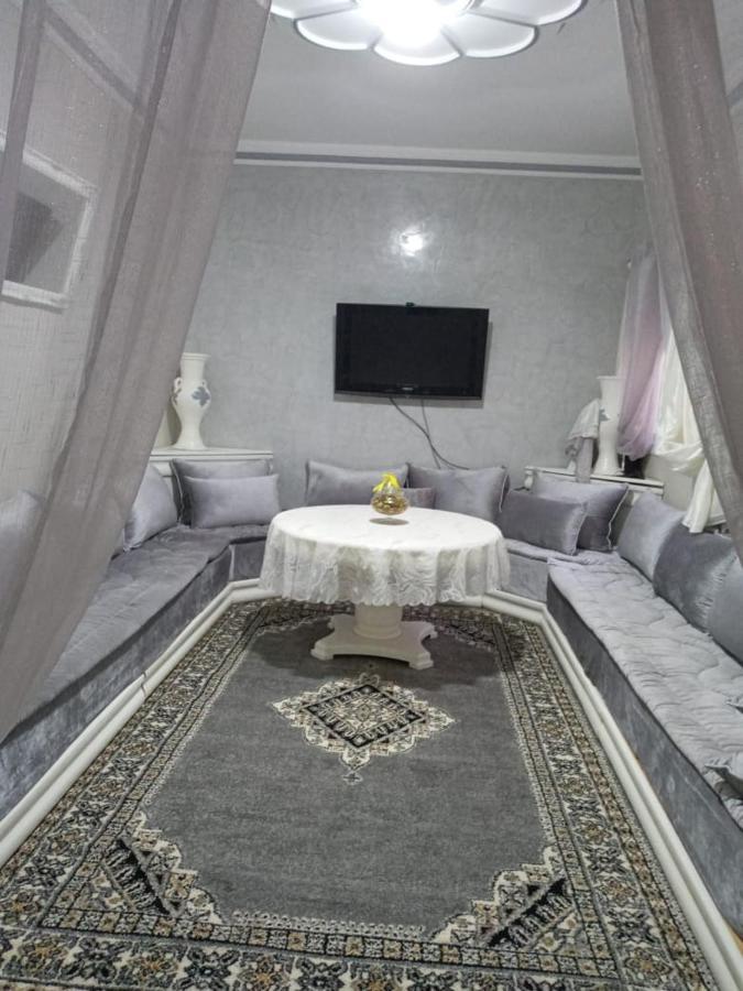 Appartement Familial Convivial มิเดลท์ ภายนอก รูปภาพ